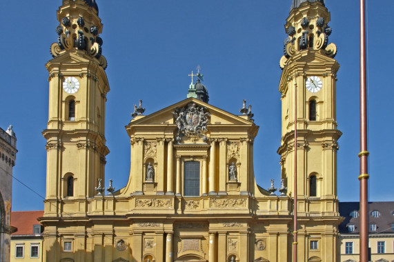 Theatinerkirche Zentrum