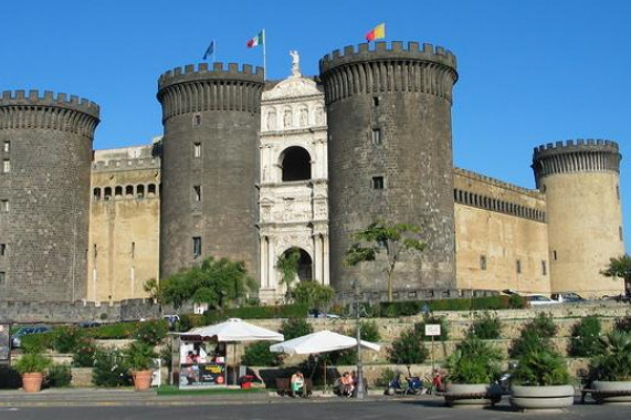 Castel Nuovo Neapel