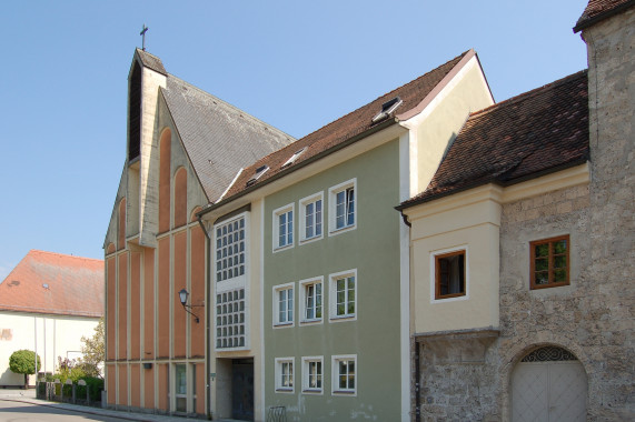 Evang. Pfarrkirche A.B. (ehem. Schüttkasten) und Küsterhaus Braunau am Inn