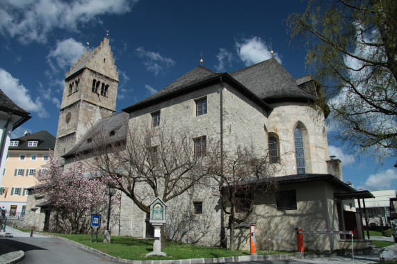 Stadtpfarrkirche zum Heiligen Hippolyt in Zell am See Zell am See