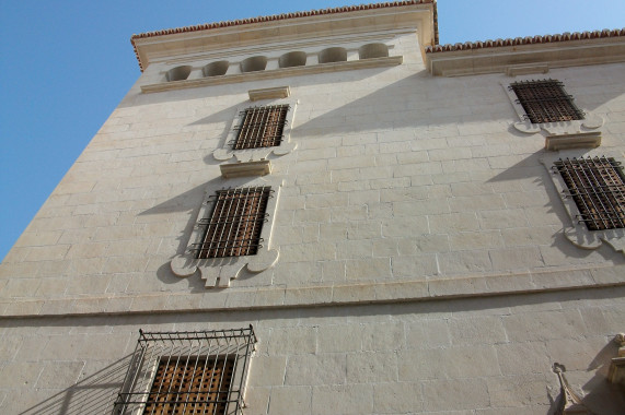 Edificio en la calle de las Monjas Alicante