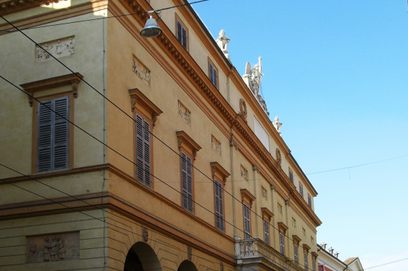 Teatro comunale Pavarotti-Freni Modena