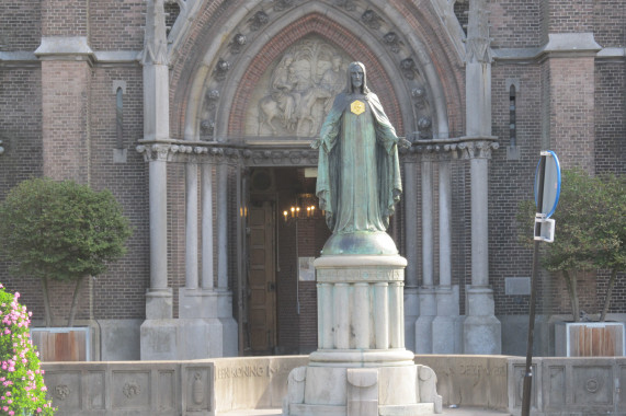 Statue of Sacred Heart of Jesus Christ Tilburg