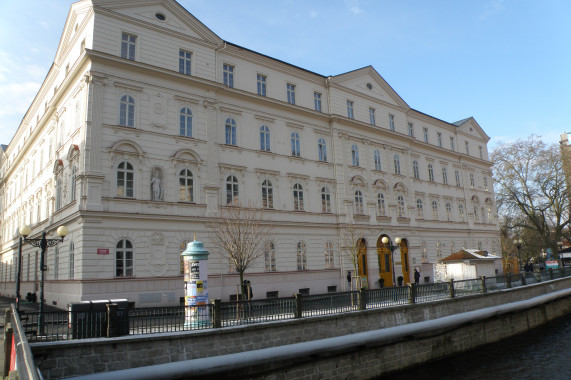 Vojenský lázeňský ústav Karlovy Vary