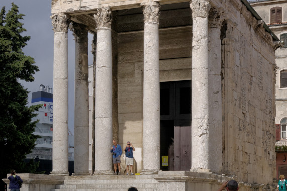 Temple d'Auguste Pula