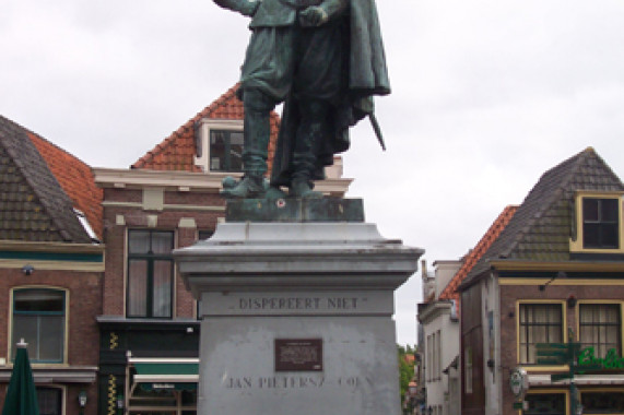 Standbeeld van Jan Pieterszoon Coen Hoorn