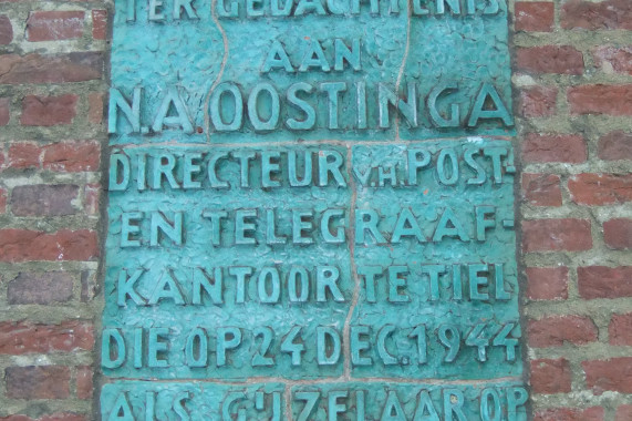 Plaquette van N. A. Oostinga Tiel