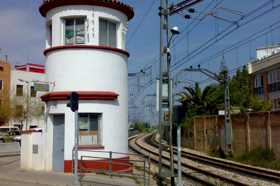 Torre de control del paso a nivel de Godella Burjassot