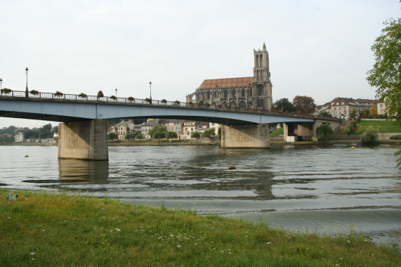 Pont Neuf Mantes-la-Jolie