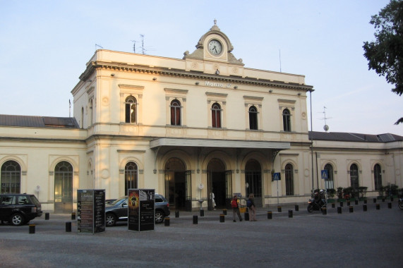 Monza railway station Monza