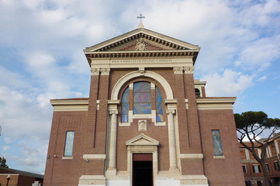 Santa Maria Regina Pacis Lido di Ostia