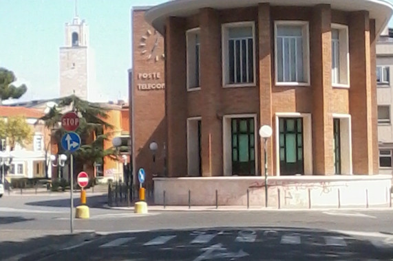 Palazzo delle Poste Latina