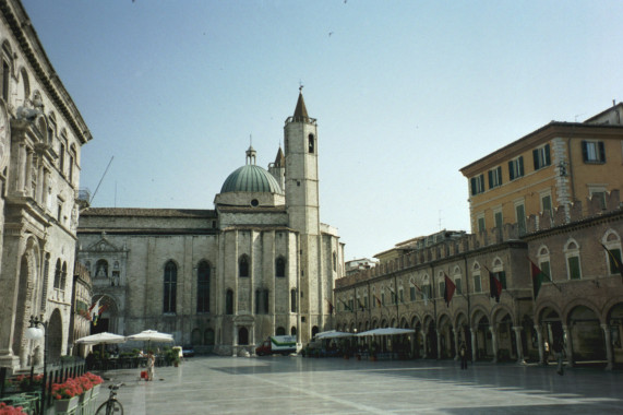 Piazza del Popolo Ascoli Piceno