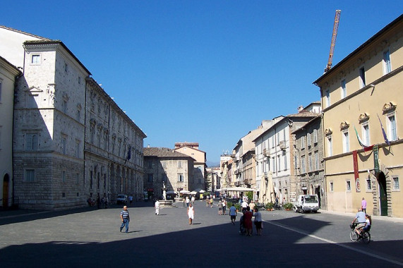 Piazza Arringo Ascoli Piceno