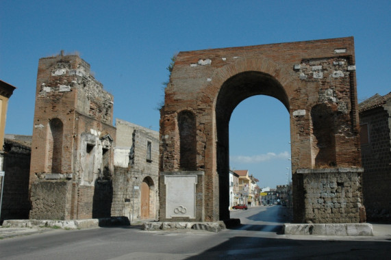 Arco di Adriano Santa Maria Capua Vetere