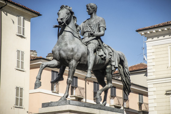 Monumento equestre a Carlo Alberto Casale Monferrato