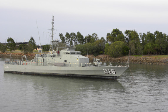 HMAS Gladstone Gladstone