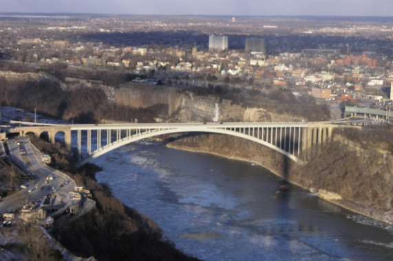 Rainbow Bridge Niagara Falls