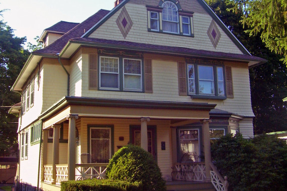 House at 313 Albany Avenue Kingston