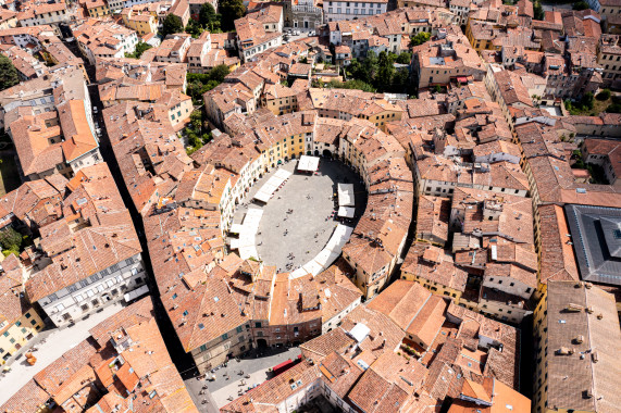 Piazza dell’Anfiteatro Lucca