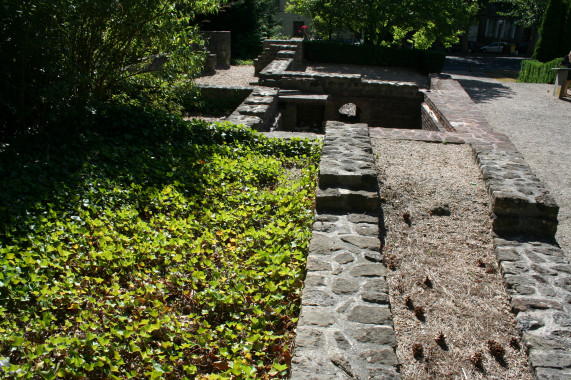 Jardin archéologique de l'hôpital de Lisieux Lisieux