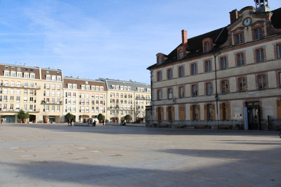 Place de la République Fontainebleau