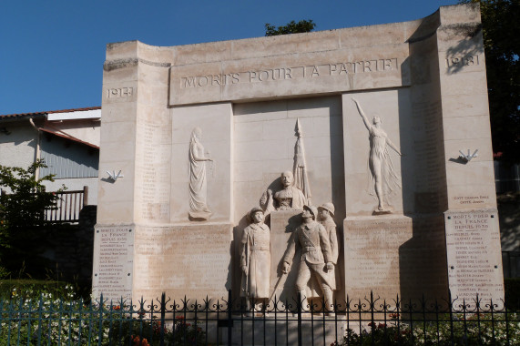 Monument aux morts de Montbrison Montbrison