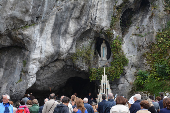 Grotta di Massabielle Lourdes