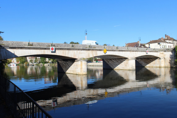 Grand-Pont de Nemours Nemours