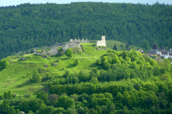 Schlossberg mit Ruine Flochberg Bopfingen