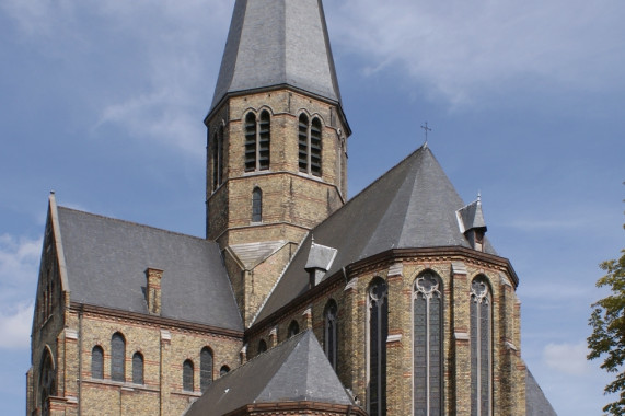 Onze-Lieve-Vrouw van Bijstandkerk Aalst