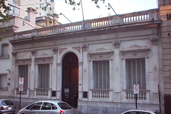 Firma y Odilo Estévez Municipal Decorative Art Museum Rosario