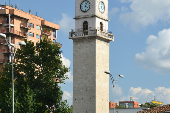 tour de l'horloge Tirana