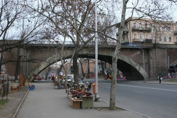 მშრალი ხიდი Tbilisi