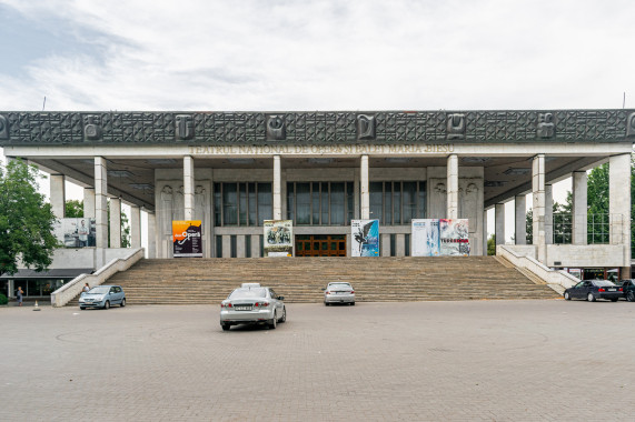 Teatro nacional de ópera y ballet de Moldavia Chisináu